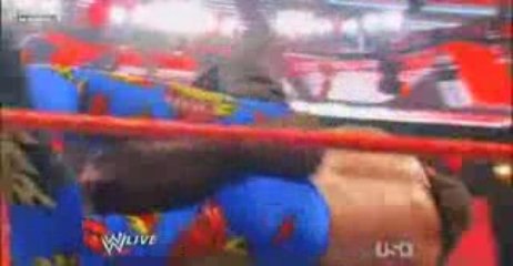 Raw Mark Henry vs Chavo Guerrero