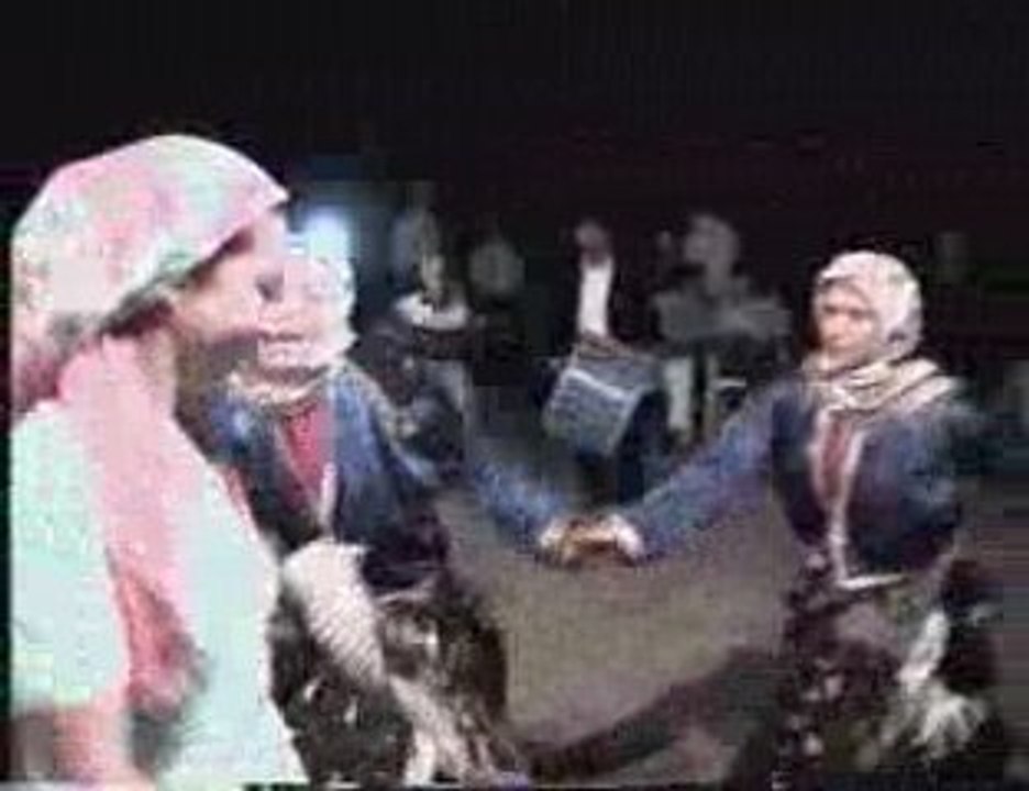 DÜĞÜNDEN BİR  BÖLÜM