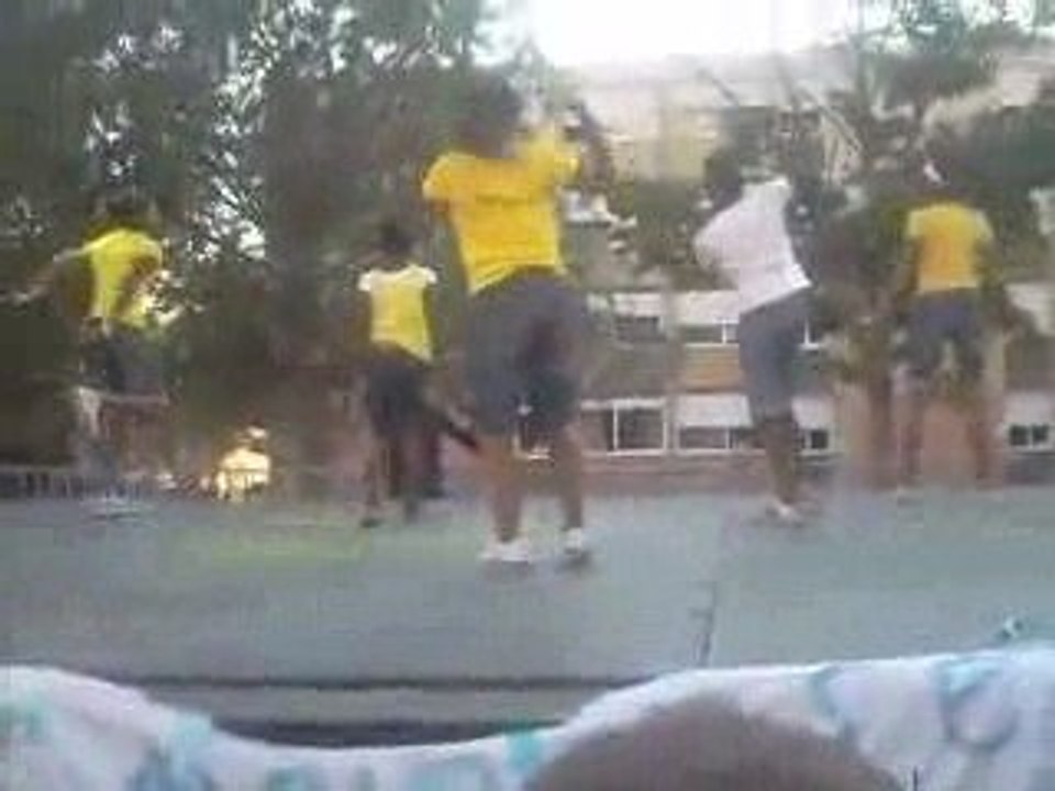 MAKAKE-X AU OLIVIER A ! TAiME BiEN TOi SA!