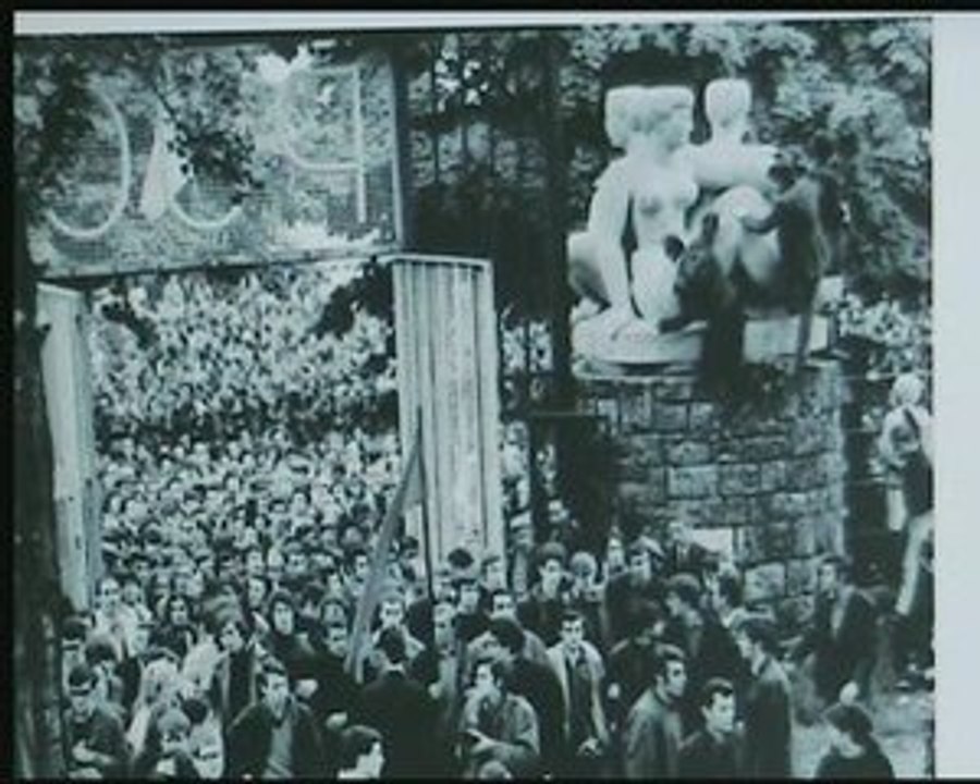 Extrait de "La Guerre en Face"avec Montand 1985(1)