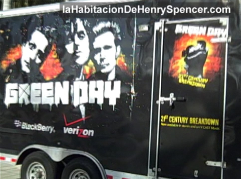 Extras Green Day