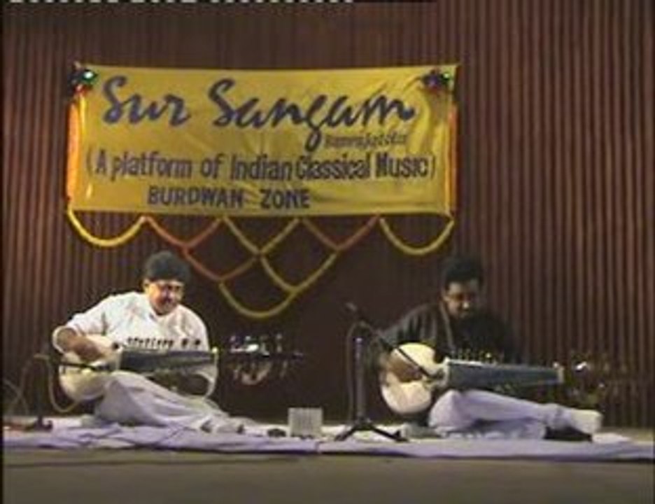 Pt. Alok LAHIRI & Abhisek LAHIRI, Duo Sarod Concert.