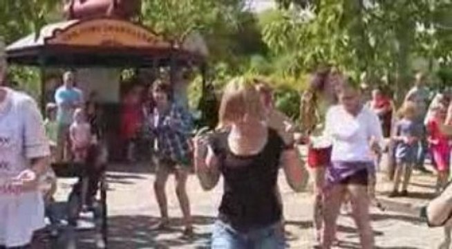 Flashmob Walibi / Flashback Michael Jackson