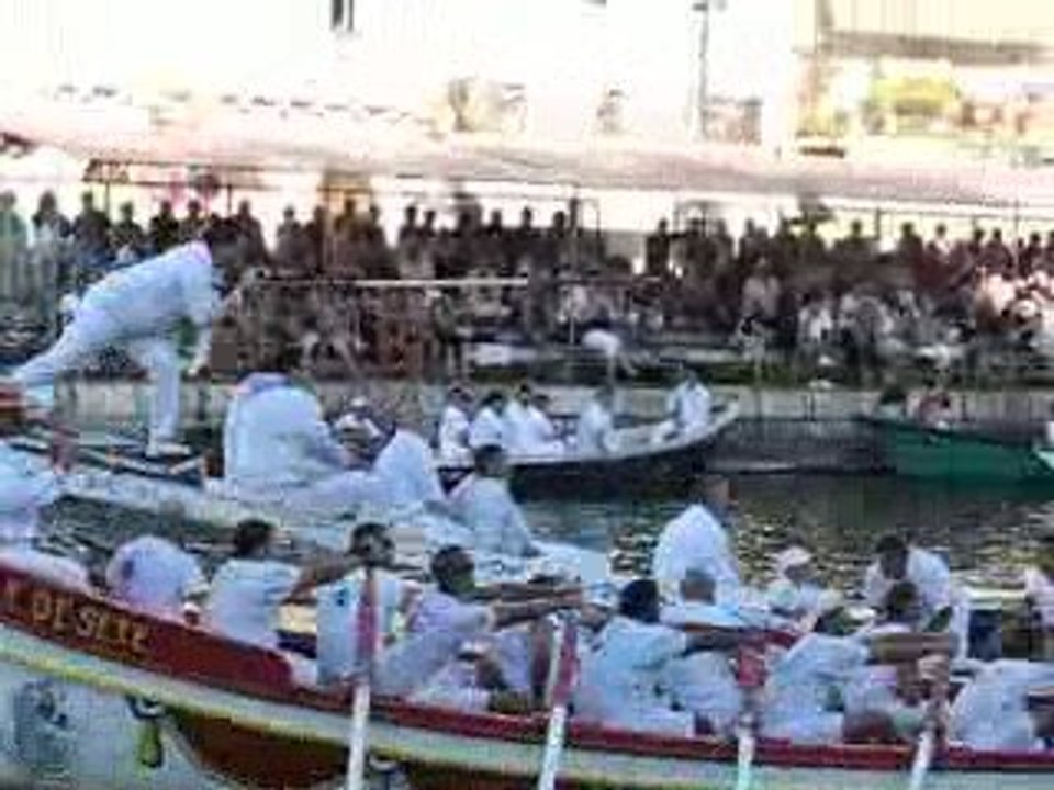 sete les joutes ... Y a du mou dans la lance ...!