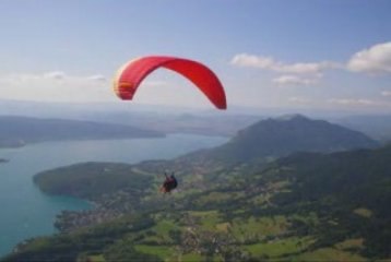 Baptême en parapente au lac d'Annecy:moments inoubliables!!!