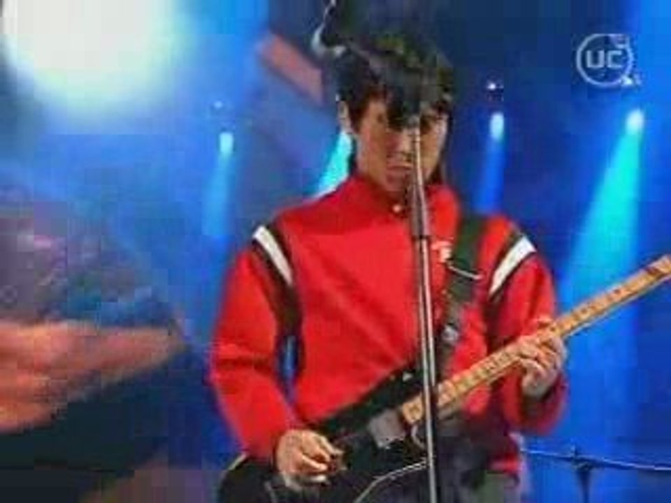 los prisioneros - no necesitamos banderas(viña del mar) 2003