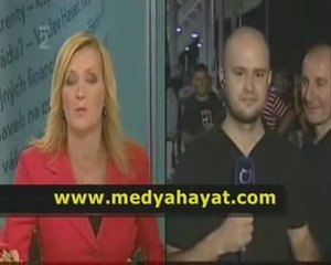 Muhabirin zor anları...