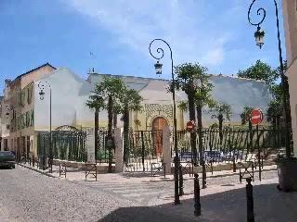 Square rue voltaire, Puteaux