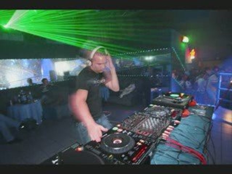 Alex Megane vs Pakka Mix LIVE au CRASH DISCOTHEQUE