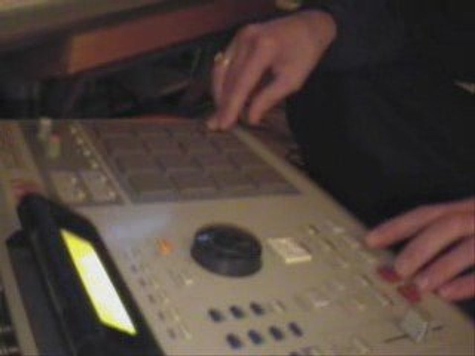 J.Bee prod Making Beat "Crying"