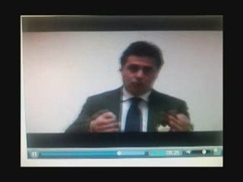 Licenzia i dipendenti via video e l'azienda licenzia lui