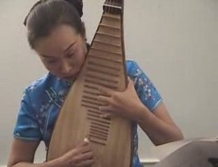 Liu Fang - duo pipa et guitar:  "Company" par Philip Glass