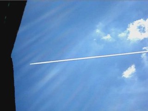 UFOs CHEMTRAILS CAUGHT ON TAPE 24 AUGUST 2009 Video