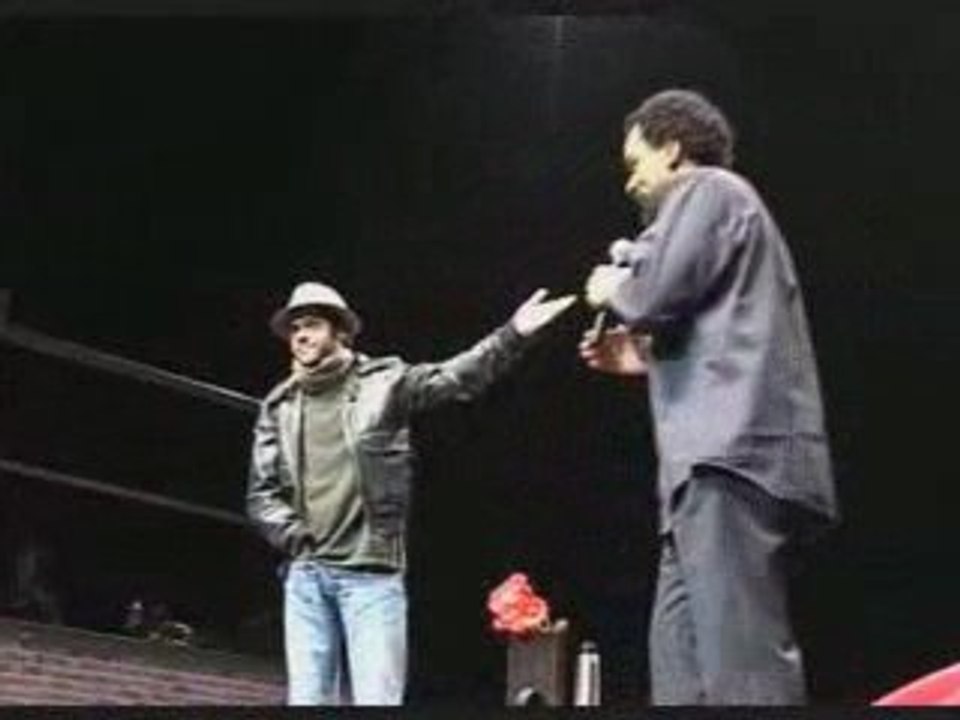 Jamel Debbouze Soutient Dieudonné Au Zenith (12 2004)