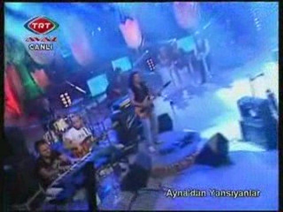 Ayna - Severek Ayrılanlar