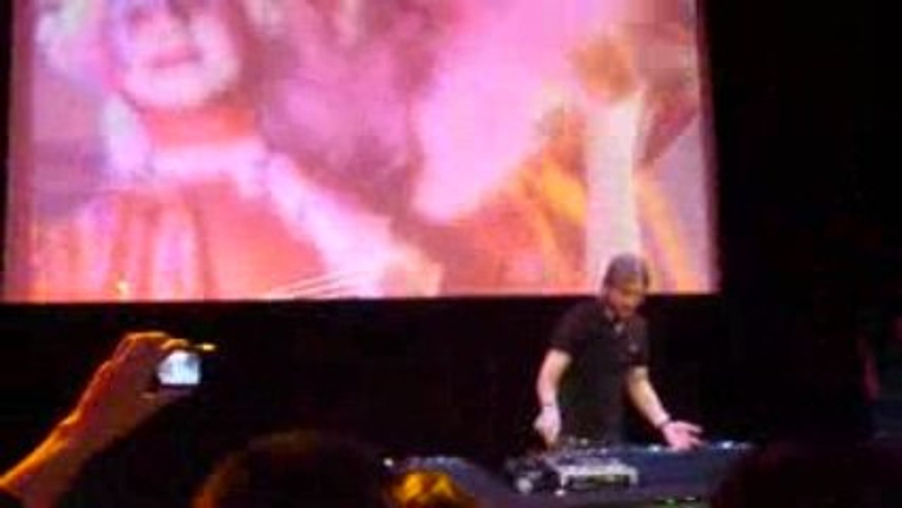 SHOW CASE DAVID GUETTA 26 AOUT 2009 PARIS