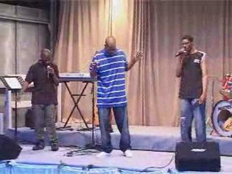 Concert live avec Snipa, Waren, Kemos  à  c.l.n