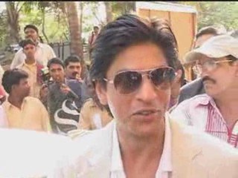 SRK going the Knight Rider's way