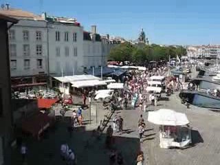 La Rochelle : piétons vieux port