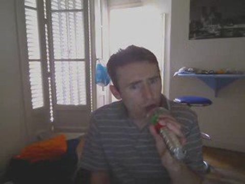 Wiwi égratigne ça m'fait plus mal