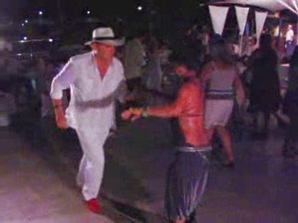 Gran Fiesta Cubana en el C.N.Salou, con el grupo Pelly Show