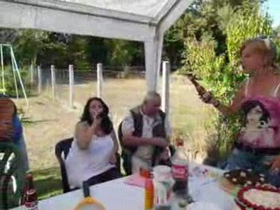 le 23/08/2009 suite de l'annif de Laura 14 ans .