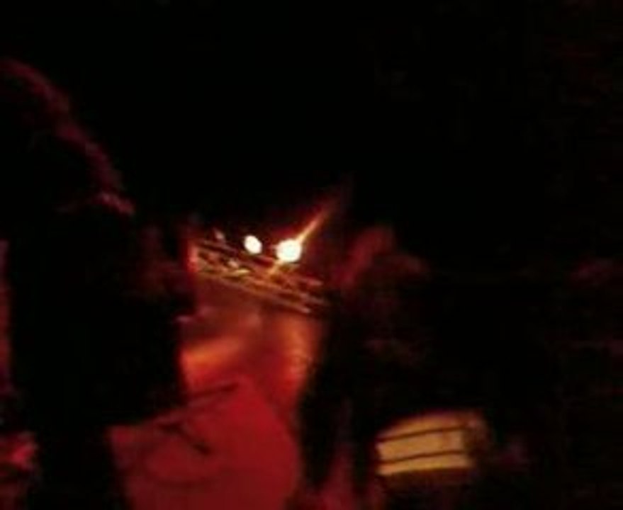 Wassil sur scène 1ère partie de nessbeal à perpignan