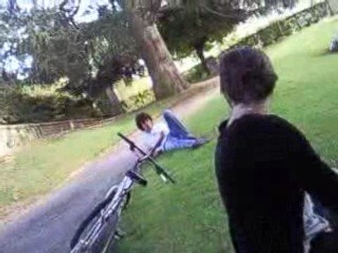 il est tro con ce gars