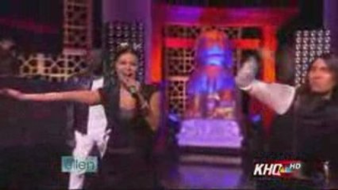 Canlı Performans - B.E.P. - Boom Boom Pow