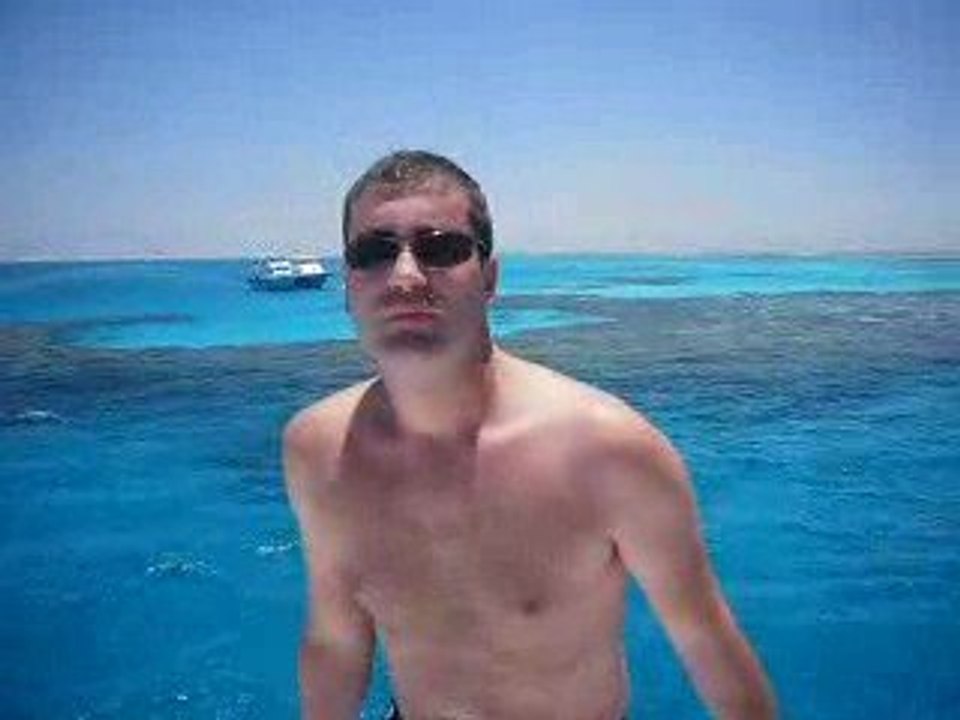 ARRIVEE EN BATEAU A LA PLAGE DE MARMYA, HURGHADA, EGYPE