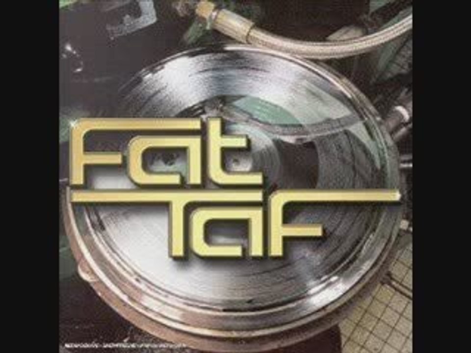 OXMO PUCCINO Derriere les projecteurs 2003