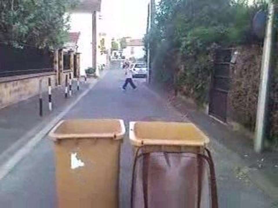 foot : but dans une poubelle