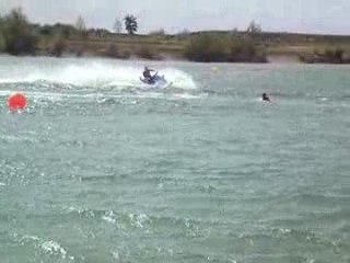 chute de lau en jet ski mdr !!!