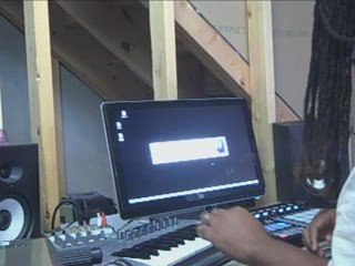 Making a west coast beat on Native Instruments Maschine