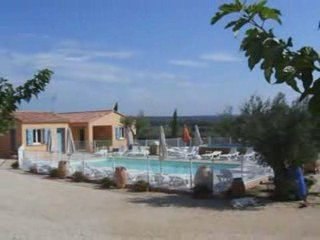 Location de gîtes avec piscines dans le Guard (Vacatel.com)