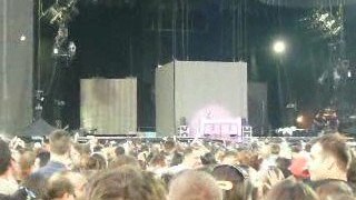Madonna 29.08.2009 before the concert- Paul Oakenfold 2