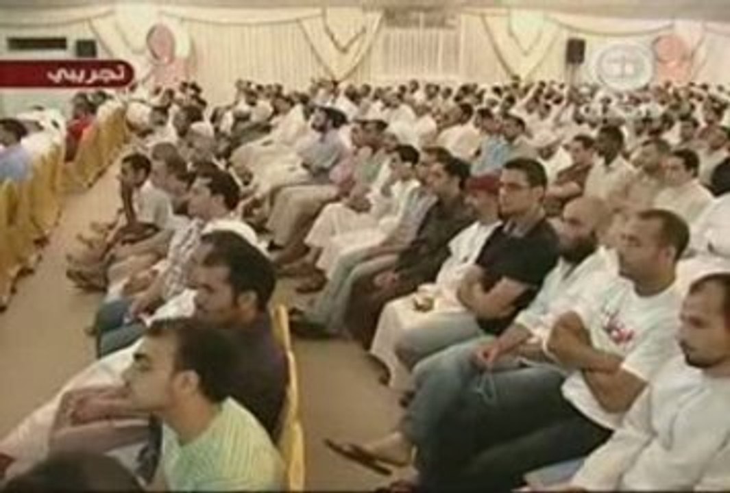 فضيلة الشيخ محمد العريفي حفظه الله يسأل فرنسي نصراني سؤالين