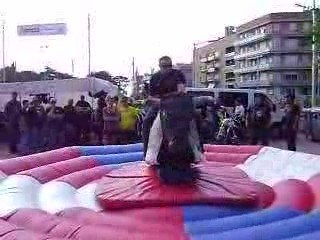 kawa y el toro mecánico