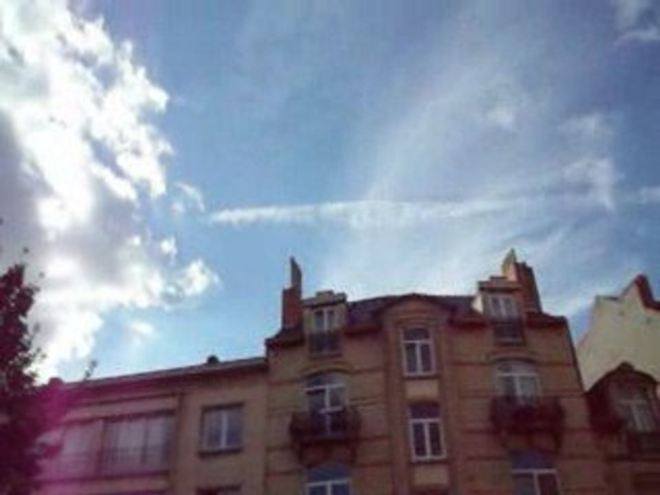 CHEMTRAILS ETRANGE BRUXELLES 30 AOUT