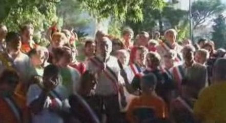 Une chaîne humaine autour de l'hôpital d'Aubagne