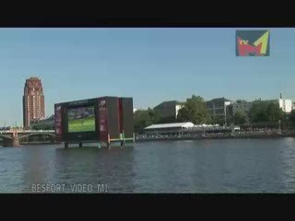 Fans  WM 2006 Frankfurt Germany Main Ufer - film von  BESFORT VIDEO M1