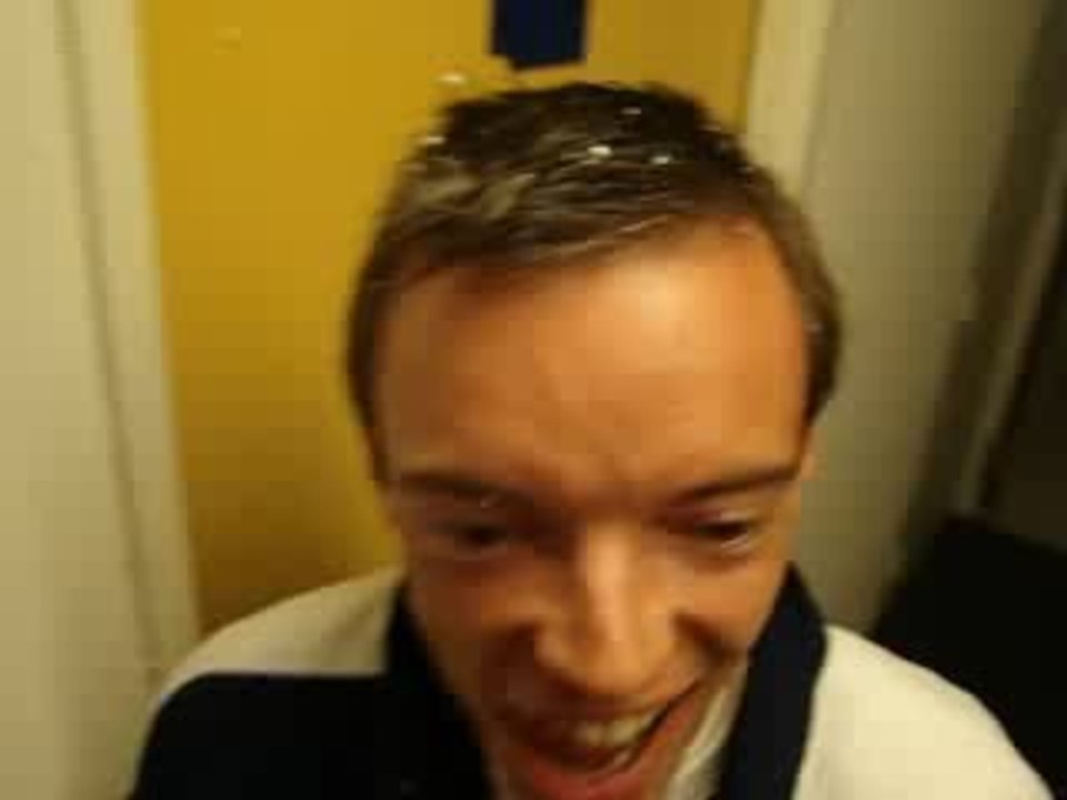 Gus a des pellicules