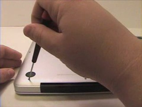How to Remove the Macbook Pro 13 Inch Unibody Top Case