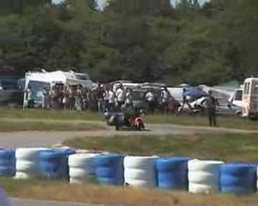 Course de side-car, an.2005
