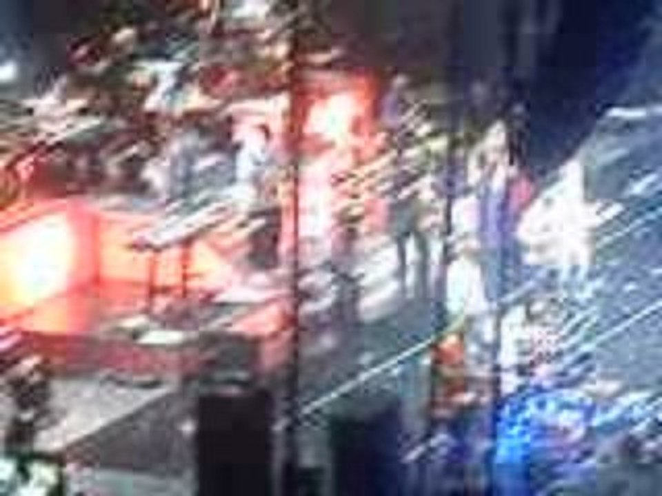 MSG Concert: EWF & Chicago - 25 Or 6 To 4