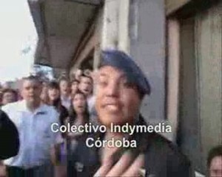 Desalojo a vendedor y agresión a corresponsal de (((i)))