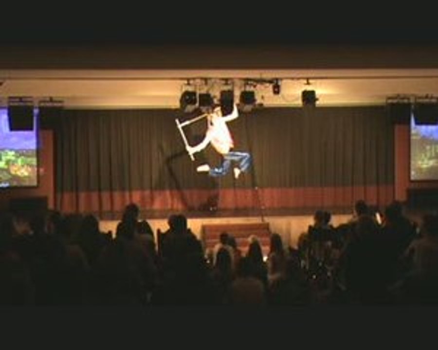 trapèze fixe comique