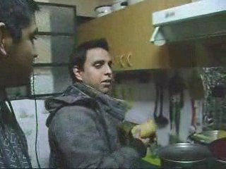 rodherick y conejo en casa d dayang comiendo