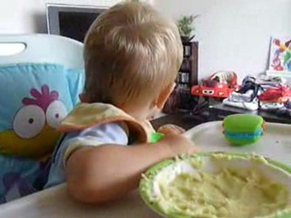 nono mange tout seul