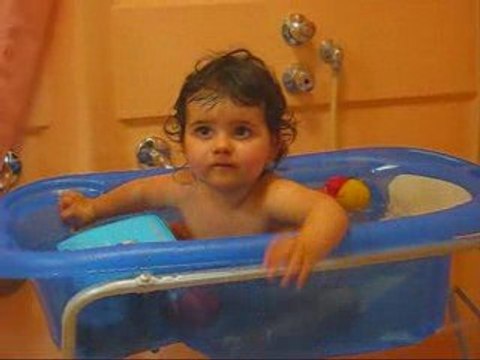 Je fais la folle dans mon bain